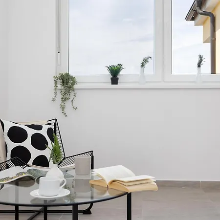 Aurea Apartment *