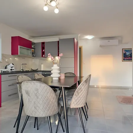 Aurea Apartment *