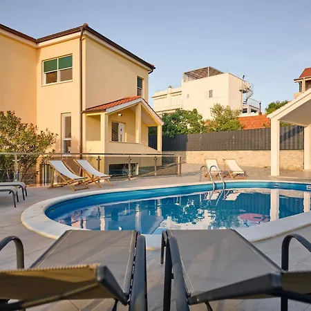 Apartment Aurea *